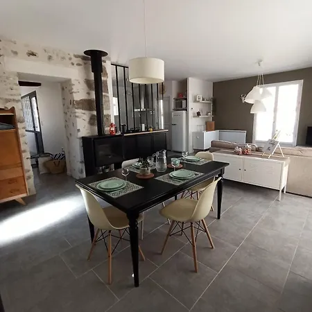 Semesterbostad Maison Au Calme A La Campagne House Perigny-la-Rose